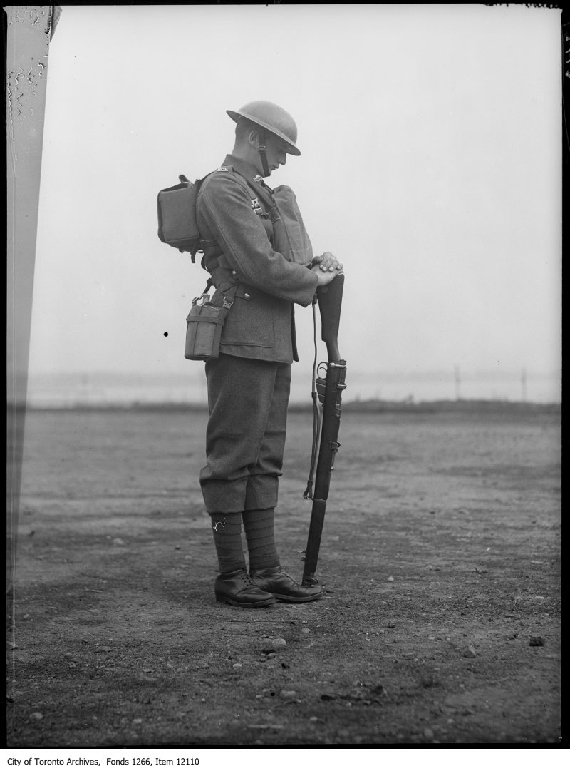 Canadian Soldier, reverse arms, side. - November 10, 1927